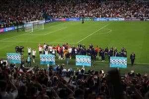 “ويفا” يفتح إجراءات تأدبية بحق إنكلترا بسبب تصرف جمهورها خلال مباراة الدنمارك