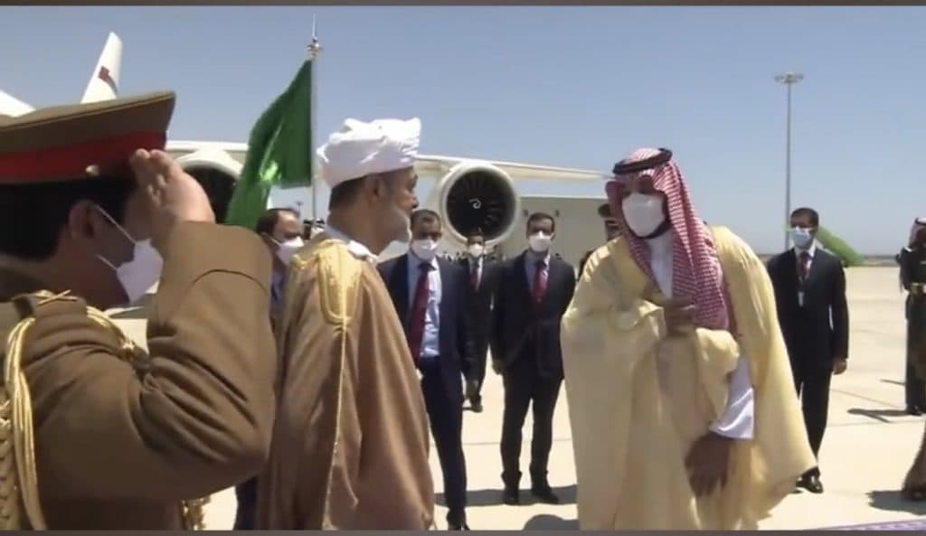 سلطان عُمان يصل إلى نيوم في زيارة دولة للمملكة وسمو ولي العهد في مقدمة مستقبليه