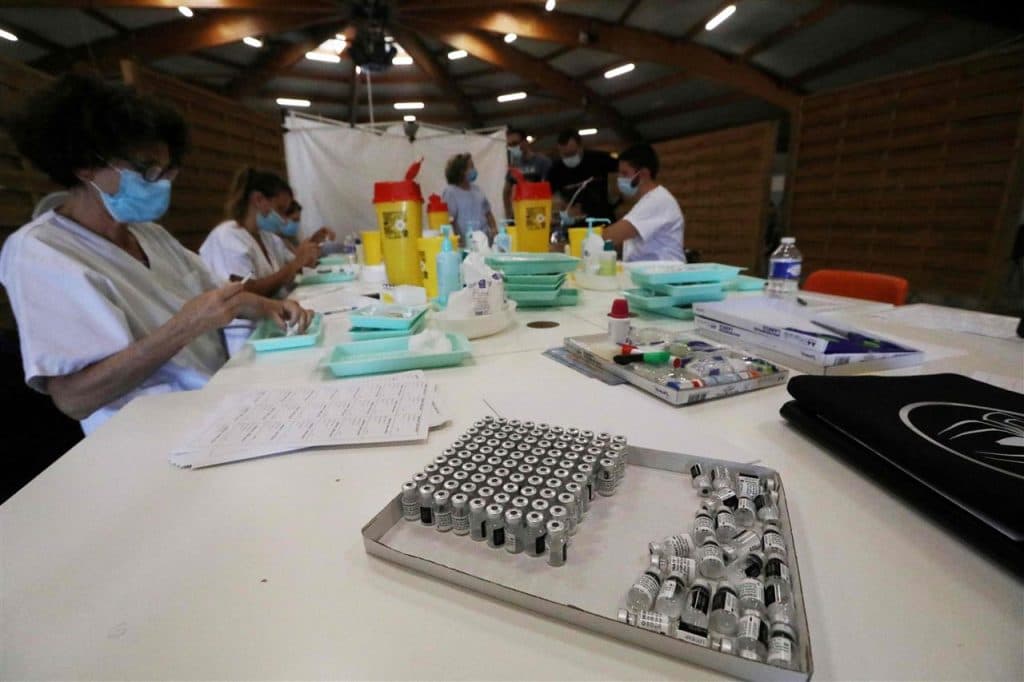 الصحة العالمية تدعو إلى تقاسم جرعات لقاحات كورونا بشكل عادل