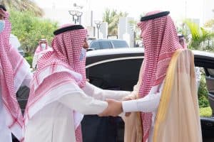 نائب أمير منطقة مكة يعزي ذوي علي بن لادن