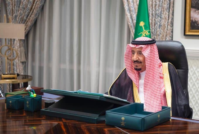 برئاسة خادم الحرمين ..مجلس الوزراء يعقد جلسته عبر الاتصال المرئي