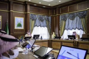 أمير المدينة المنورة يلتقي الرئيس التنفيذي للخطوط الحديدية (سار)