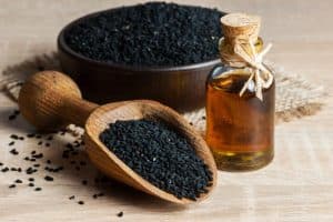 دراسة استرالية: حبة البركة تخفف أعراض فيروس كورونا