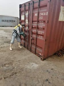 السيطرة على تسرب مواد خطرة في ميناء بورتسودان