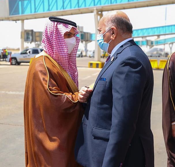 وزير الخارجية يصل إلى العراق للمشاركة في مؤتمر بغداد للتعاون والشراكة