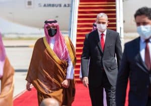 سمو وزير الداخلية يصل إلى العراق في زيارة رسمية