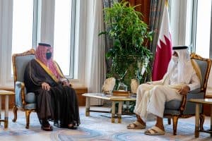 أمير قطر يستقبل وزير الداخلية السعودي