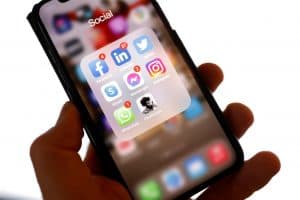 فيسبوك تخسر نحو 20 مليار دولار وانخفاض قيمتها السوقية