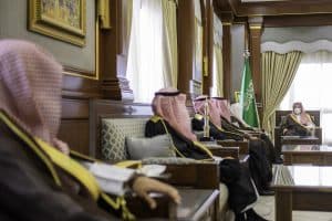 أمير المدينة المنورة يؤكد أهمية بناء منظومة تعليمية متكاملة قادرة على تطوير مستوى التعليم بالمنطقة
