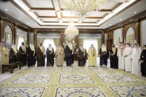 أمير المدينة المنورة يكرم أعضاء مجلس إدارة شركة رؤى المدينة القابضة السابق ويرحب بالأعضاء الجدد