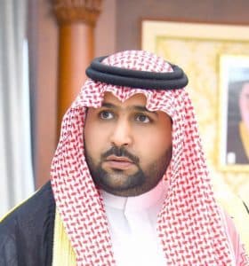 نائب أمير جازان يطمئن على صحة وسلامة المصابين جراء استهداف مطار الملك عبدالله