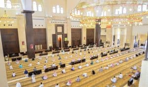 “الشؤون الإسلامية” تؤكد استمرار تطبيق التباعد بين المصلين والعمل بالإجراءات الاحترازية