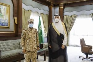 أمير منطقة المدينة المنورة يلتقي بقائد لواء الملك فيصل للأمن الخاص بالمنطقة