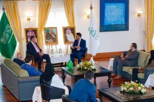 الفيصل يلتقى رؤساء عدد من اللجان الأولمبية الدولية باليونان
