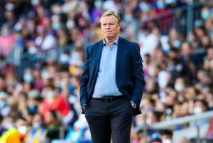 برشلونة يقيل مدربه كومان