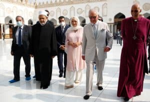 ولي العهد البريطاني وزوجته يزوران الجامع الأزهر