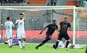 الشباب يتغلب على مستضيفه الأهلي 4-3