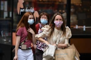 دراسة دنماركية تكشف سبب الانتشار السريع لـ “أوميكرون”