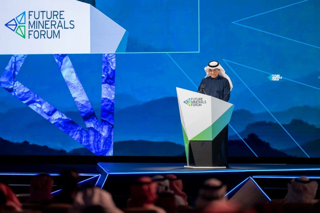 الفضلي يؤكد أهمية تضمين البيئة وحمايتها في جميع النشاطات التنموية