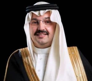 أمير عسير يزور بلقرن ويقف على سير الخدمات التنموية