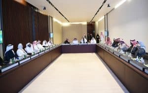 مركز الملك عبدالعزيز للحوار الوطني يستقبل وفداً من جمعية منتدى الخبرة السعودي