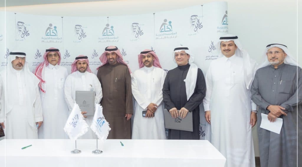 بحضور معالي وزير الموارد البشرية توقيع اتفاقية تعاون بين “إخاء” الخيرية ومؤسسة صالح كامل الإنسانية