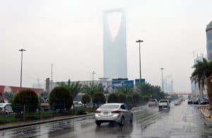 “الأرصاد” : أمطار رعدية وأتربة مثارة على منطقة الرياض