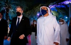 وزير الخارجية الإماراتي يلتقي بنظيره الأمريكي