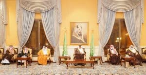 أمير تبوك يستقبل المواطنين في اللقاء الأسبوعي