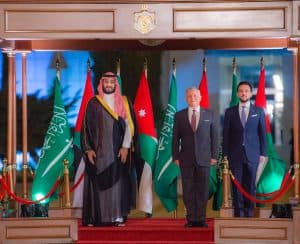 سمو ولي العهد يصل عمّان وفي مقدمة مستقبليه ملك الأردن