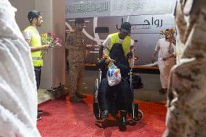 والدة الشهيد “مقري”.. تروي قصة وداعه: ابني أهدانا وسام شرف