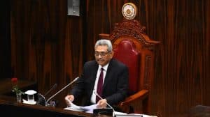 رئيس سريلانكا يقدم استقالته بعد وصوله إلى سنغافورة
