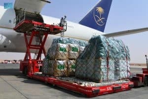 طائرتان إغاثيتان تغادران الرياض إلى الخرطوم بتوجيه من الملك