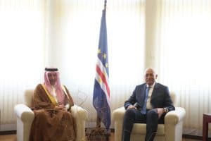 المستشار قطان يلتقي بوزير خارجية الرأس الأخضر