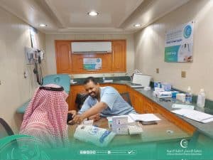 العيادات المتنقلة لـ”الإحسان الطبية” تقدِّم خدماتها بمركز الحقو