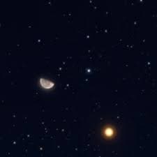 فلكية جدة ترصد اقتران القمر  بالمريخ الليلة