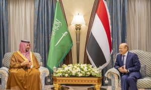 رئيس مجلس القيادة الرئاسي اليمني يستقبل سمو وزير الدفاع