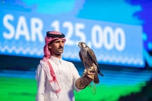 بَيْعُ فرخِ شاهين بـ125 ألف ريالٍ في الليلة الثانية لمزاد نادي الصقور السعودي