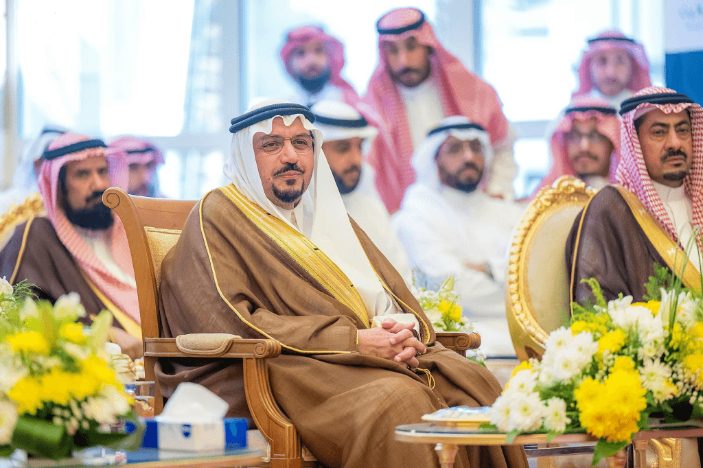 أمير القصيم يسلّم 109 وحدات سكنية لمستفيدي برنامج الإسكان التنموي 