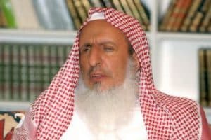 مفتي المملكة يُحذِّر من ضياع الأسرة المسلمة لكثرة الحلف بالطلاق