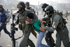 قوات الاحتلال تقتحم أحياء عدة بنابلس وتعتقل 16 فلسطينيًّا