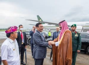 ولي العهد يغادر إندونيسيا بعد رئاسة وفد المملكة في قمة قادة دول مجموعة العشرين