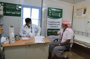 “إغاثي الملك سلمان” يواصل تقديم خدماته الطبية بـ”حرض” اليمنية