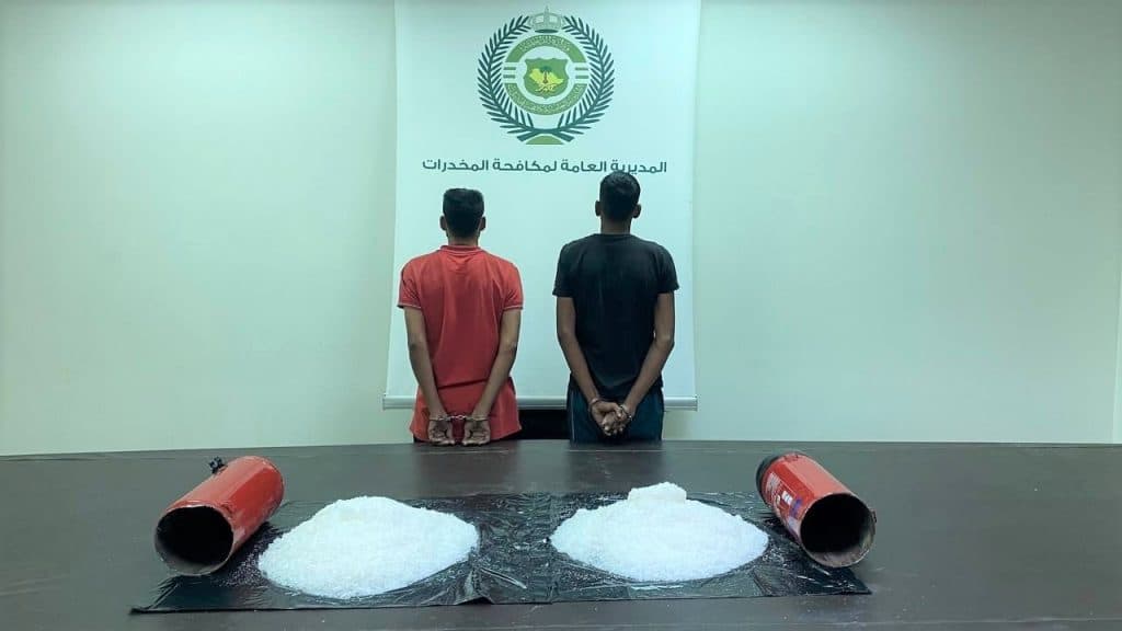 “مكافحة المخدرات” تقبض على شخصين بحوزتهما (11.96) كيلوجراماً من الميثامفيتامين المخدر