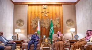 سمو ولي العهد يستقبل رئيس جمهورية جيبوتي