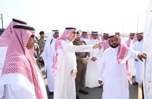 الأمير محمد بن ناصر يتفقد حي العشيماء والحارة الشامية بجيزان