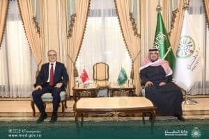 مساعد وزير الدفاع ورئيس “الصناعات الدفاعية التركية” يبحثان تعزيز العلاقات المشتركة