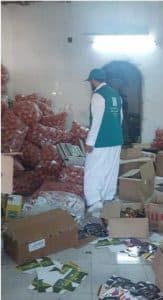 ضَبْط عمالة مخالفة لتزويرها صلاحية 115 ألف منتج غذائي وطبي بـ”الجموم”