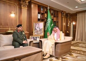 أمير جازان يستقبل مدير عام السجون بالمملكة