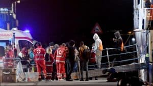 خفر السواحل الإيطالية ينقذ أكثر من ألف مهاجر